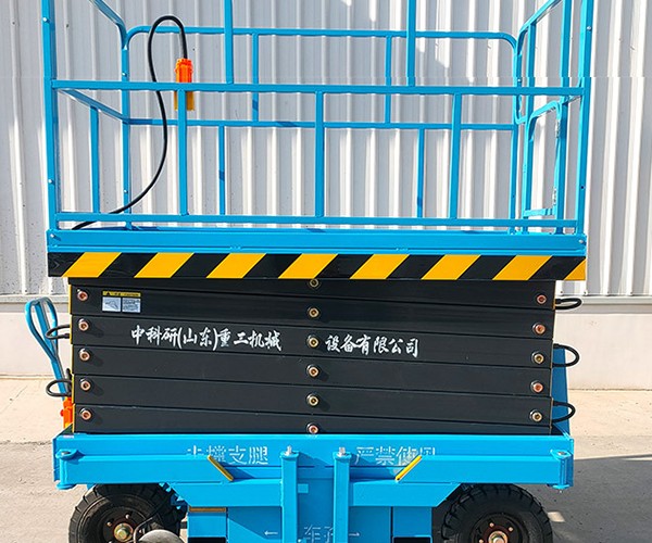 二道自行走升降机